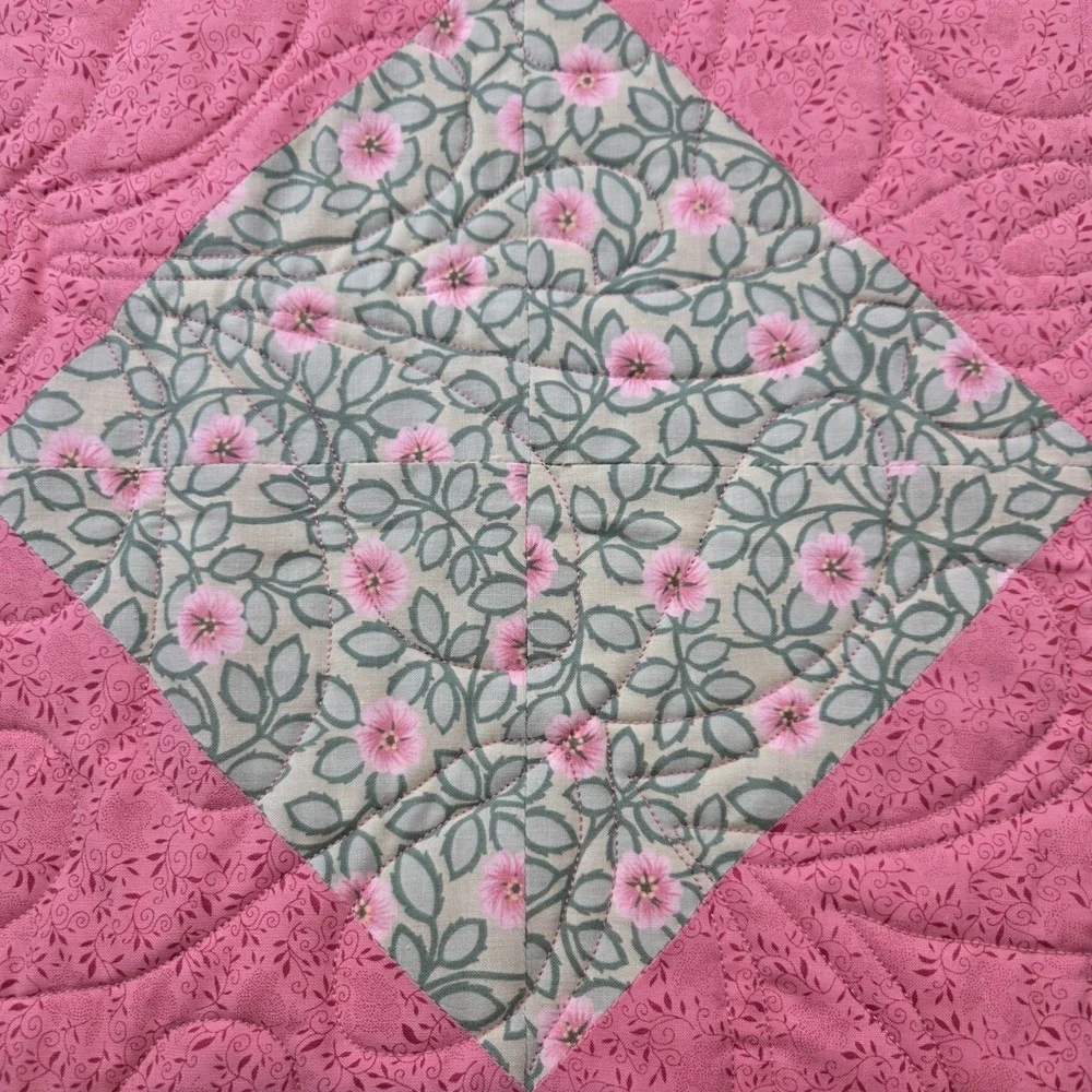 Vintage 2005 Pink/Green‎ Square Handmade Patchwork Diamond Pattern Quilt NEW